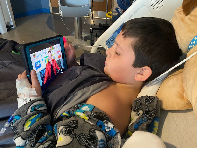 MatPat Teaches Patients to Floss in Seacrest Studios