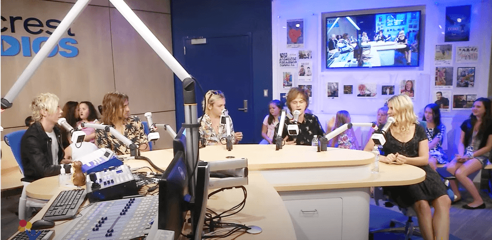 R5 Performs in the Seacrest Studios in their home state!