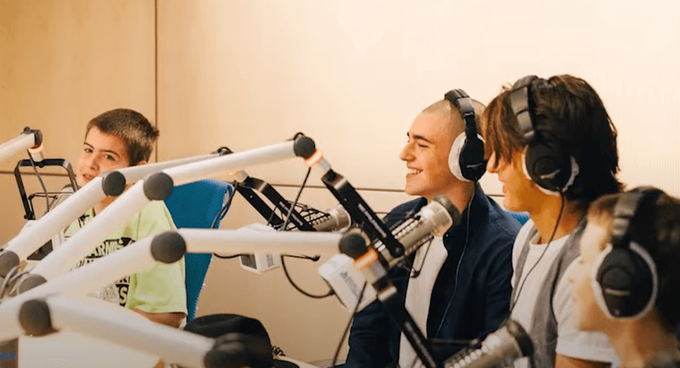 The Cast of Red Band Society Visits (& Sings!) at Seacrest Studios