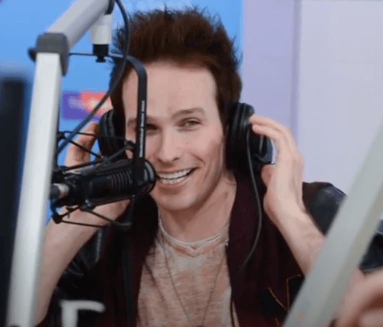 Chris Wallace Answers Patient Questions At Seacrest Studios!
