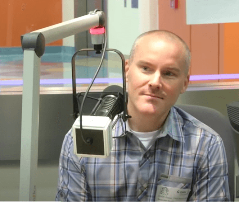 Roger Craig Smith Makes Patients Laugh At Seacrest Studios!