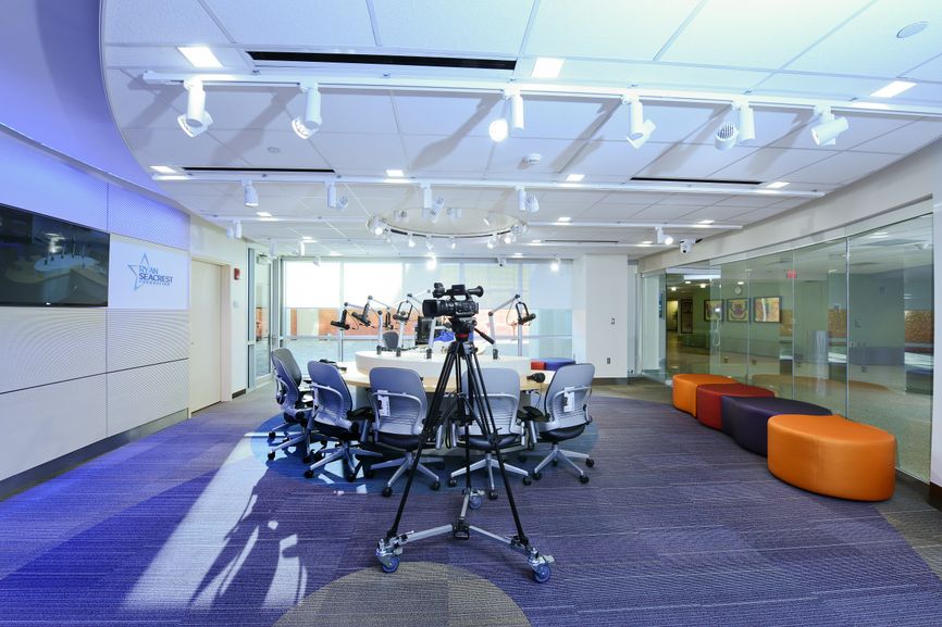 Seacrest Studios Opens At Children's Medical Center!