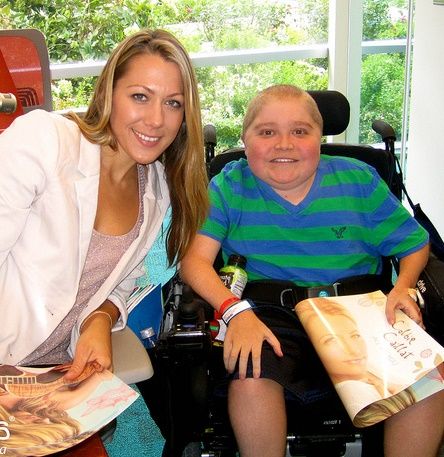 Colbie Caillat Visits Childrens Hospital of Atlanta