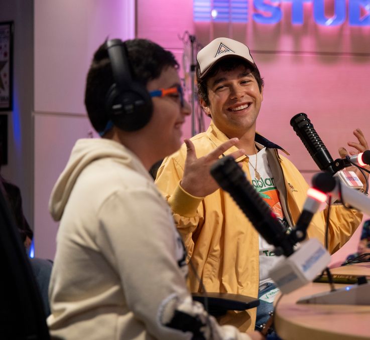 Austin Mahone Sings for Mahomies in Seacrest Studios