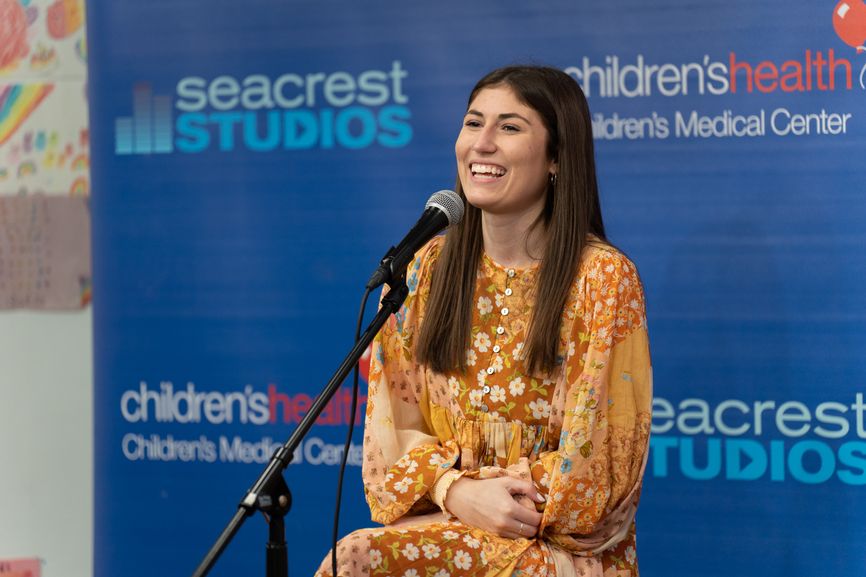 Katy Nichole Inspires Patients in Dallas