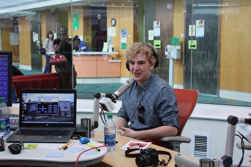 Blake Cooper Stops by Seacrest Studios at Children's Healthcare of Atlanta!