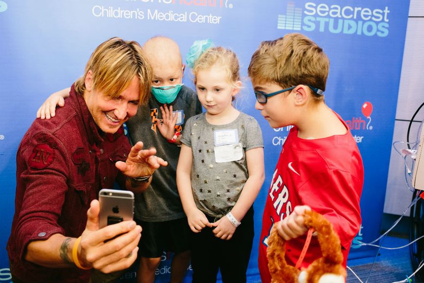 Keith Urban Makes New Friends In Seacrest Studios Dallas