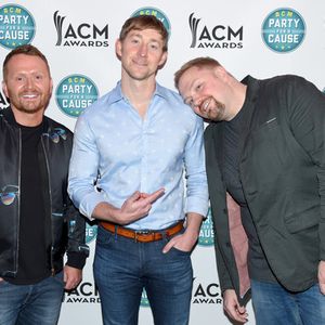 945980890.jpg 945980890.jpg