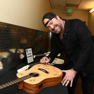 946007556.jpg 946007556.jpg