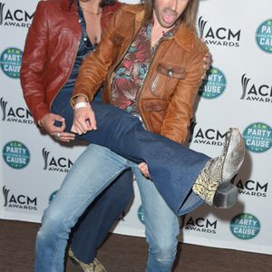 946007850.jpg 946007850.jpg