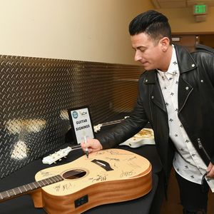 946099798.jpg 946099798.jpg