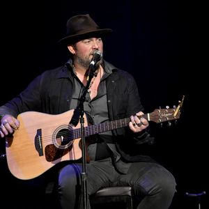 946104116.jpg 946104116.jpg