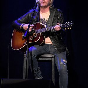 946104132.jpg 946104132.jpg