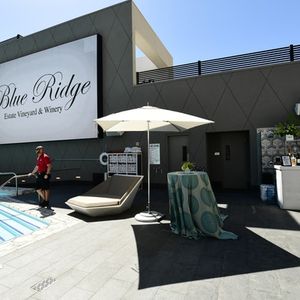 946293394.jpg 946293394.jpg