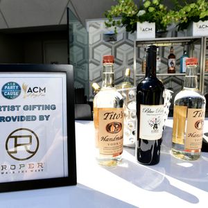 946293408.jpg 946293408.jpg