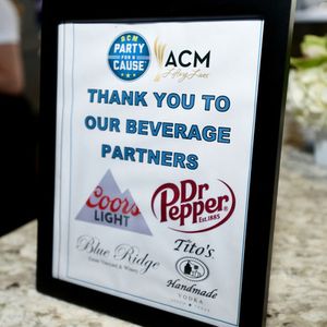 946293426.jpg 946293426.jpg