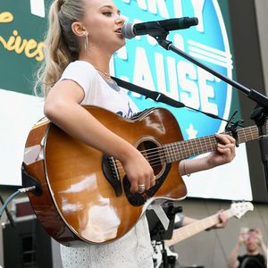 946326052.jpg 946326052.jpg