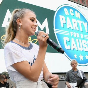 946326060.jpg 946326060.jpg