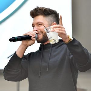 946326476.jpg 946326476.jpg