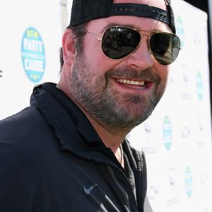 946330240.jpg 946330240.jpg