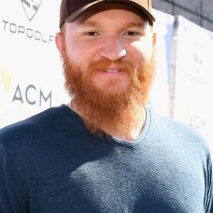 946330302.jpg 946330302.jpg