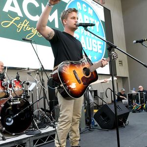 946330864.jpg 946330864.jpg