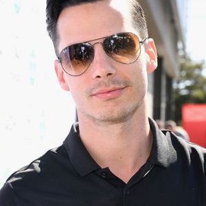 946330968.jpg 946330968.jpg