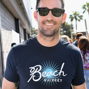 946331048.jpg 946331048.jpg