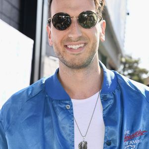 946332394.jpg 946332394.jpg