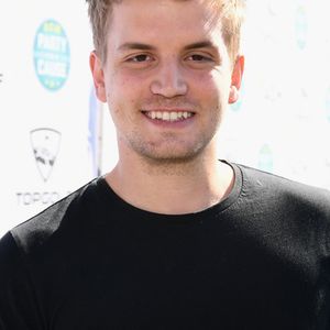 946332876.jpg 946332876.jpg