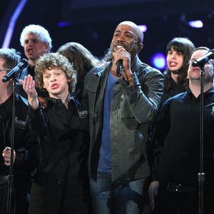 Darius singing Darius singing