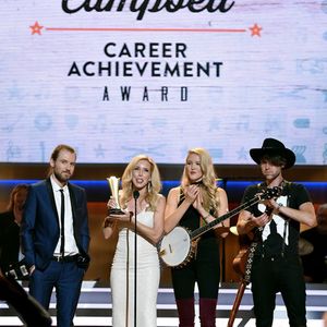 598014612.jpg 598014612.jpg