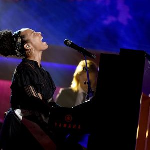 598011046.jpg 598011046.jpg