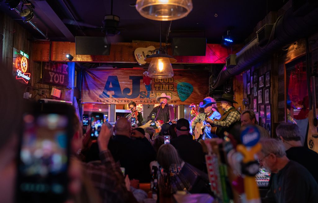 Alan Jackson Plays Secret ‘Good Time’ Set at Nashville Honky Tonk