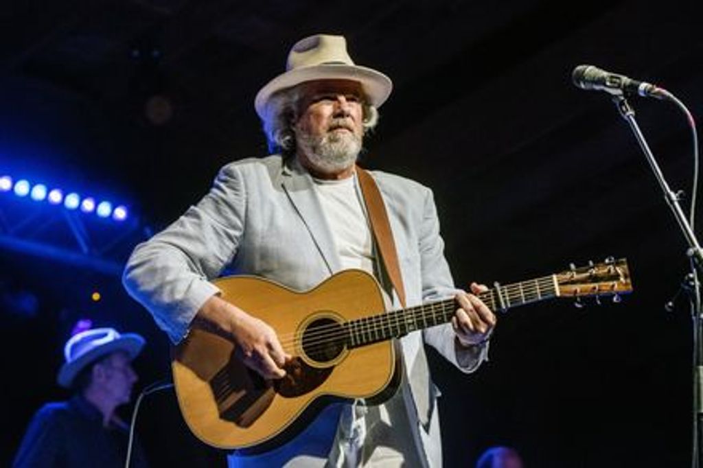 HOW ROBERT EARL KEEN BECAME A COUNTRY AND AMERICANA CULT HERO