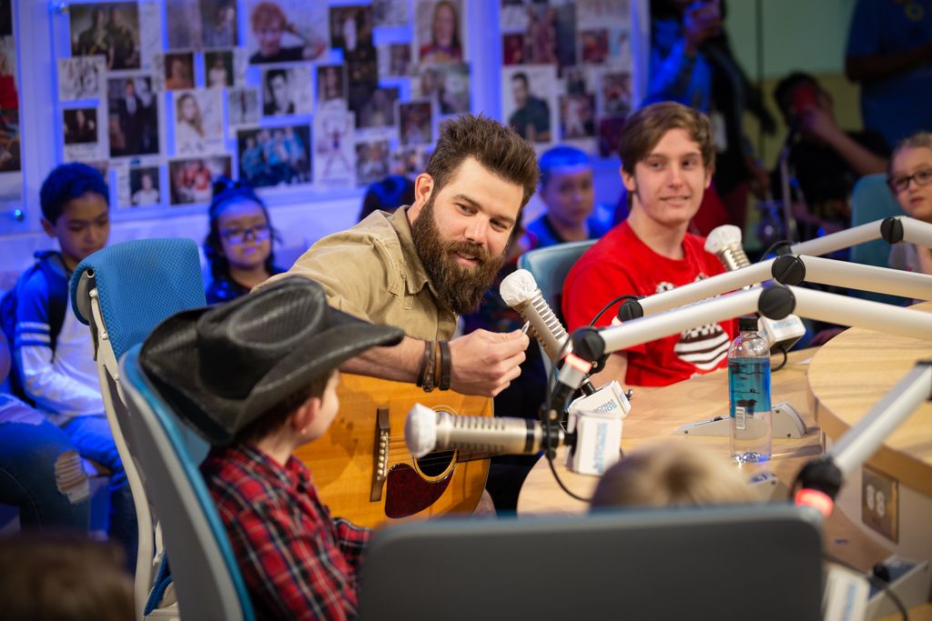 Jordan Davis Visits His 5th Seacrest Studio!