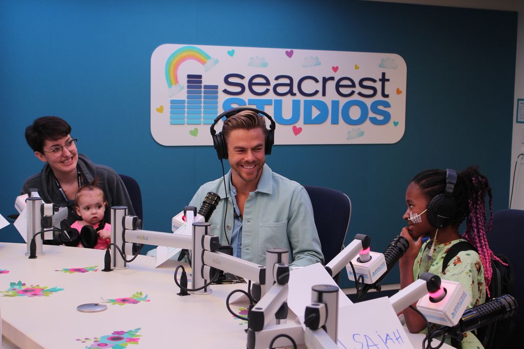 Derek Hough Busts A Move At Boston Children’s!