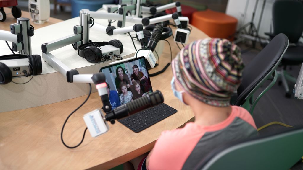 Sharpe Family Singers Share Harmonious Performance with Patients in Dallas and Orange County