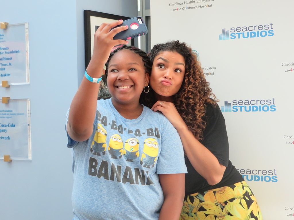 Jordin Sparks Does The Cupid Shuffle With Patients In Seacrest Studios