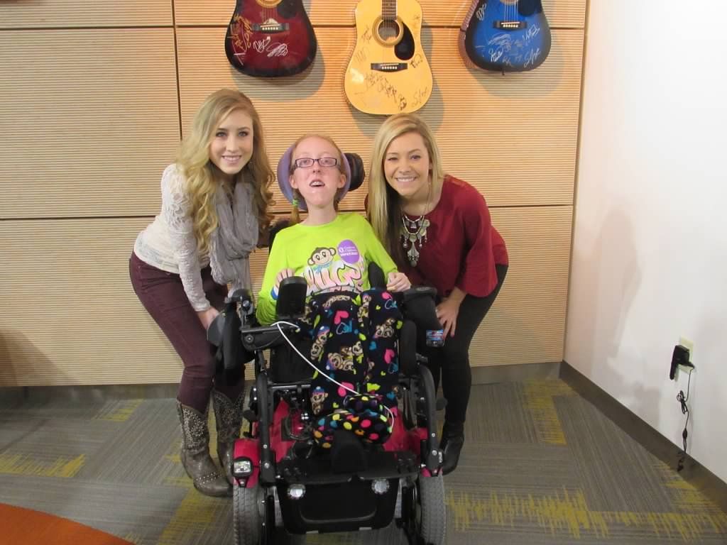 Cincinnati Children's Hospital Welcomes Maddie & Tae