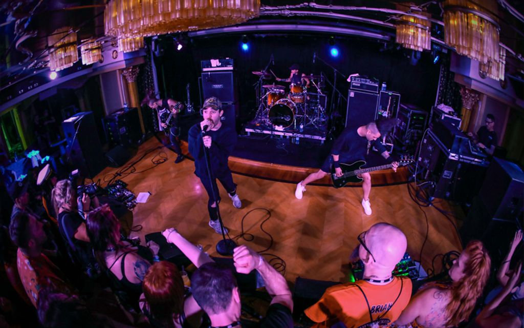 Spotlight Lounge ShipRocked