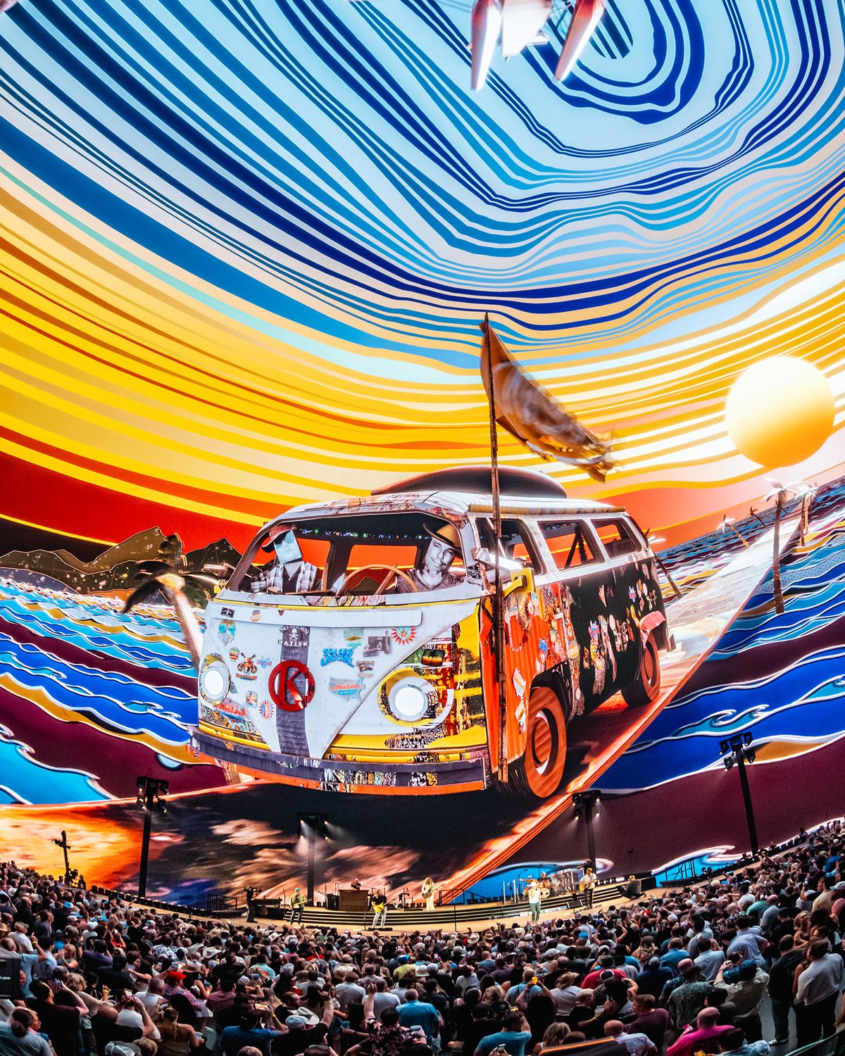 KennyChesney_Sphere2025_0522_221112__ALIVE.jpg KennyChesney_Sphere2025_0522_221112__ALIVE.jpg