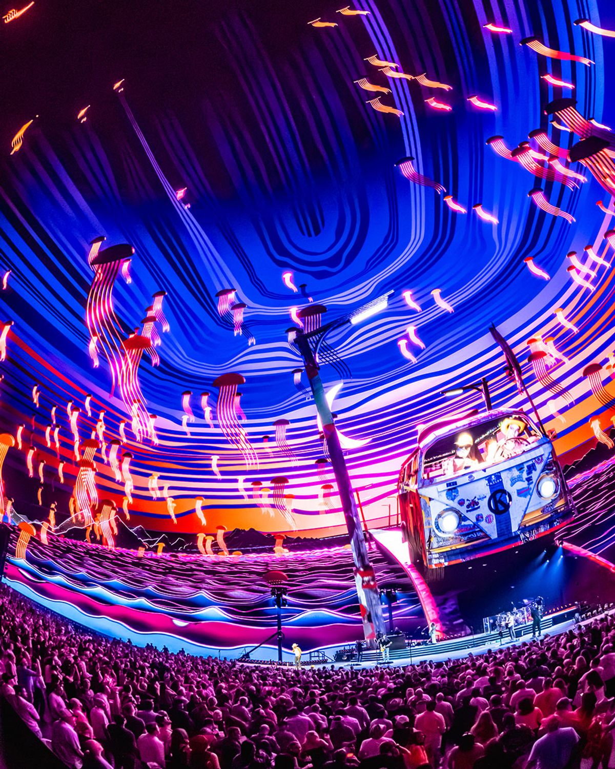 KennyChesney_Sphere2025_0522_221320__ALIVE.jpg KennyChesney_Sphere2025_0522_221320__ALIVE.jpg