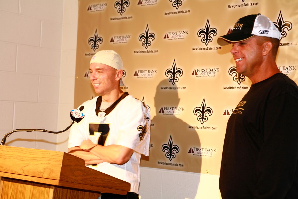 Decked out in New Orleans Saints practice gear, country music singer Kenny  Chesney (7) loses a punt during practice at the NFL team's summer football  training camp in Jackson, Miss., Monday, Aug.