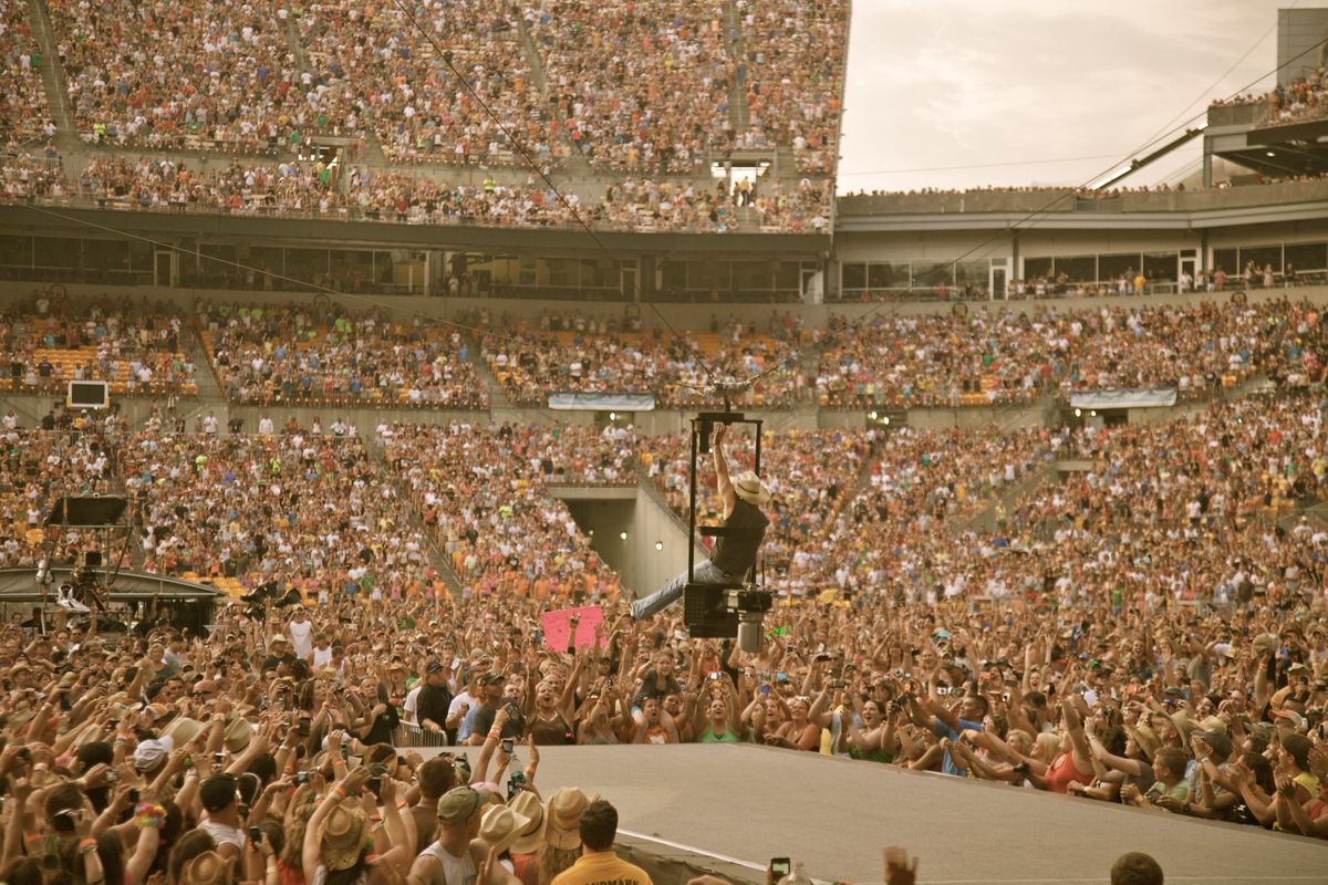 huge crowd huge crowd