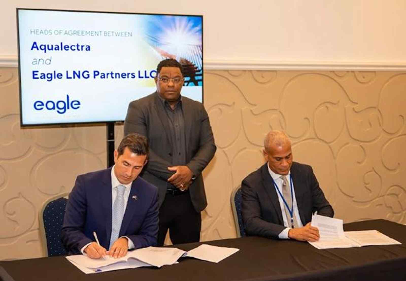Aqualectra and Eagle LNG sign heads of agreement to start negotiations for durable gas supply to fuel production of electricity