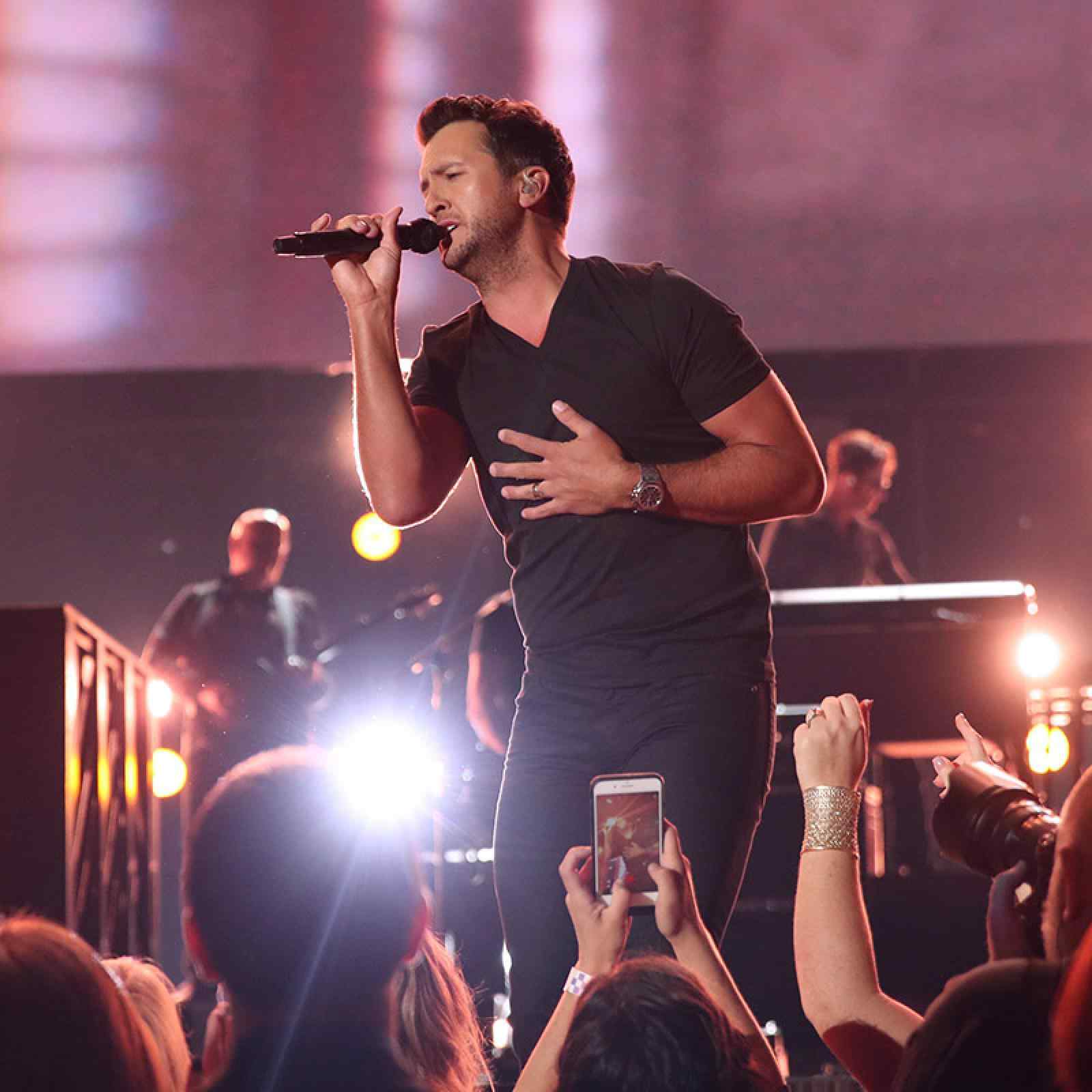 Luke Slated To Perform At 53rd ACM Awards!