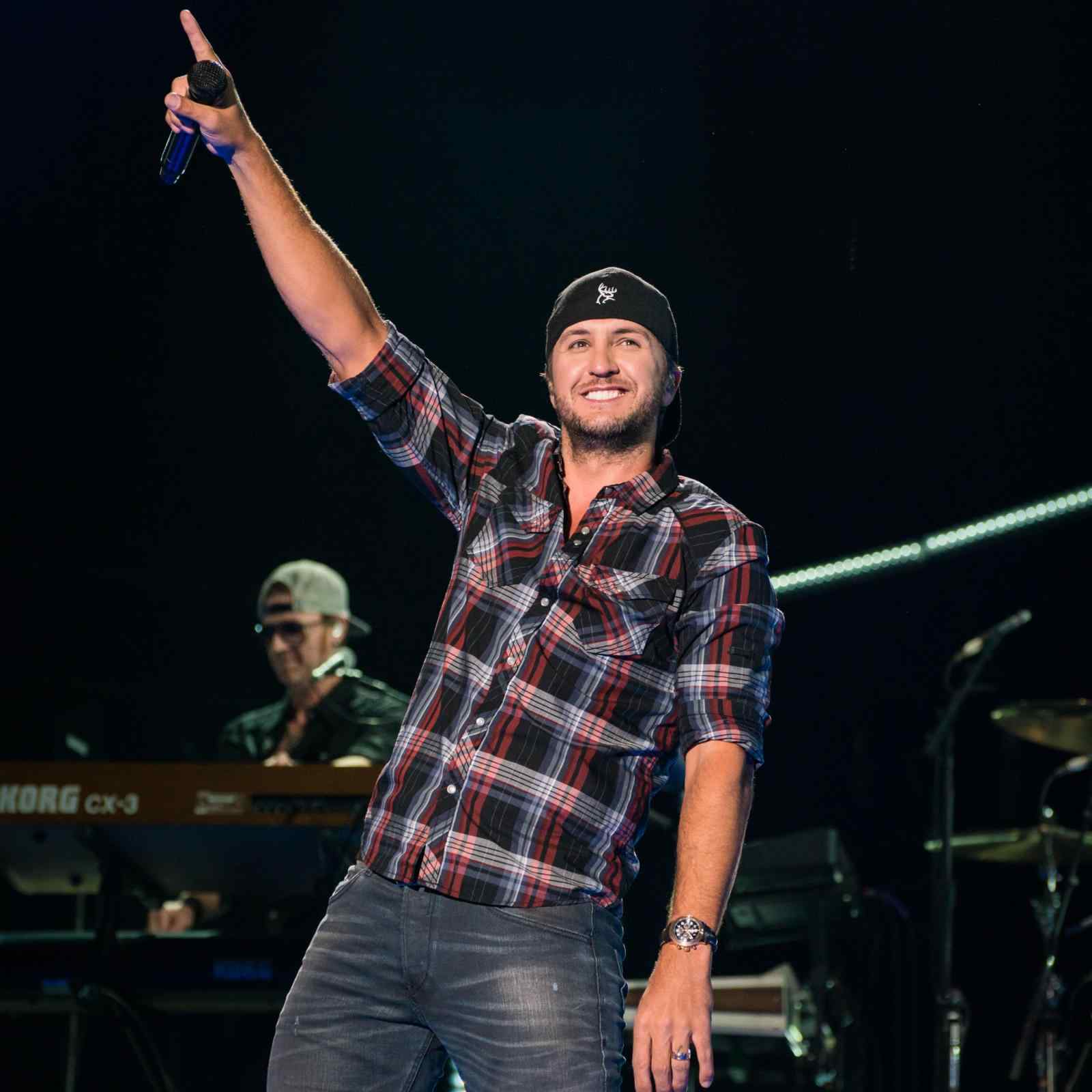 WIN Tickets and Meet & Greet Passes for Luke Bryan's 2017 Farm Tour