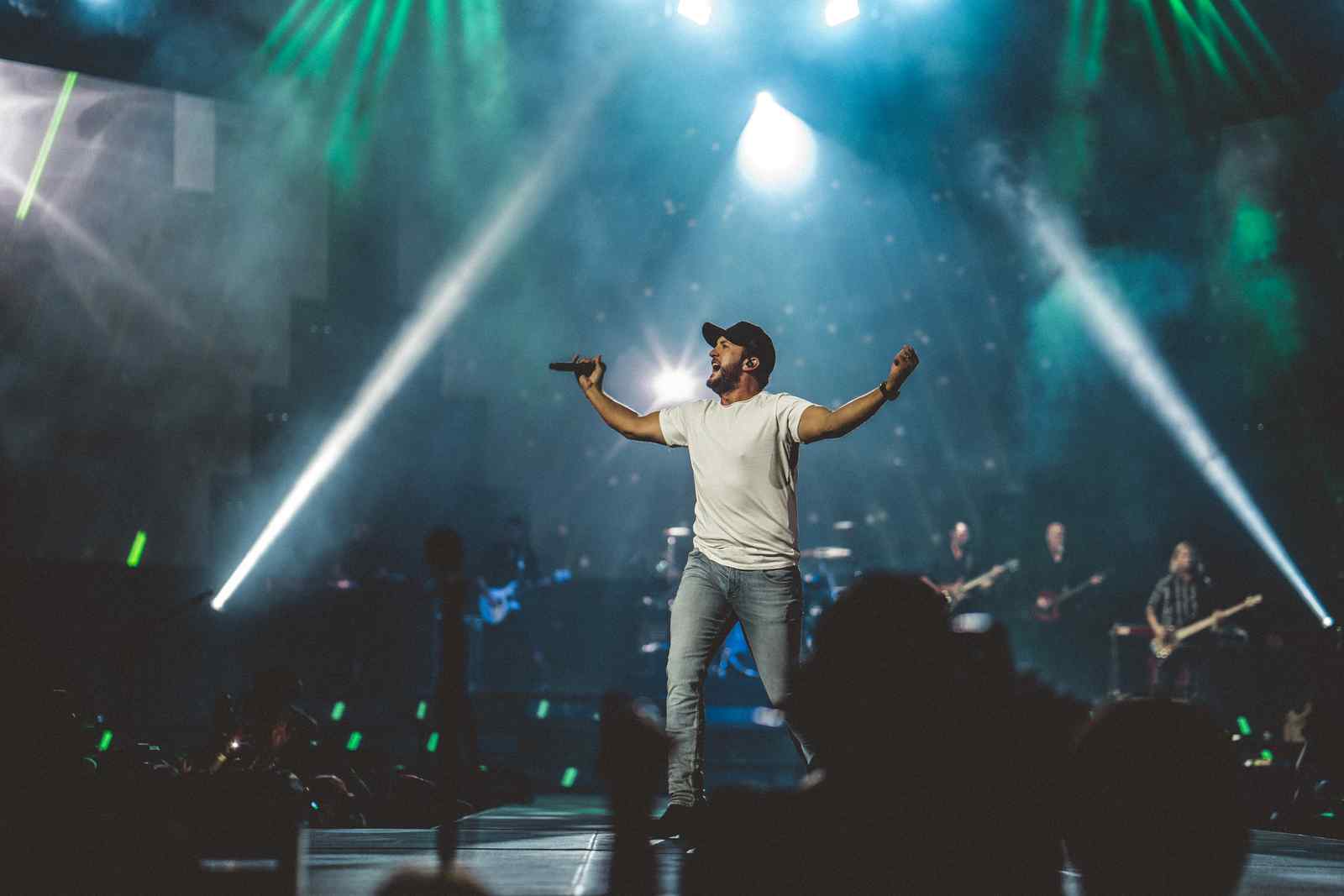 Luke Bryan Plays to SOLD-OUT Crowd in Nashville’s Bridgestone Arena