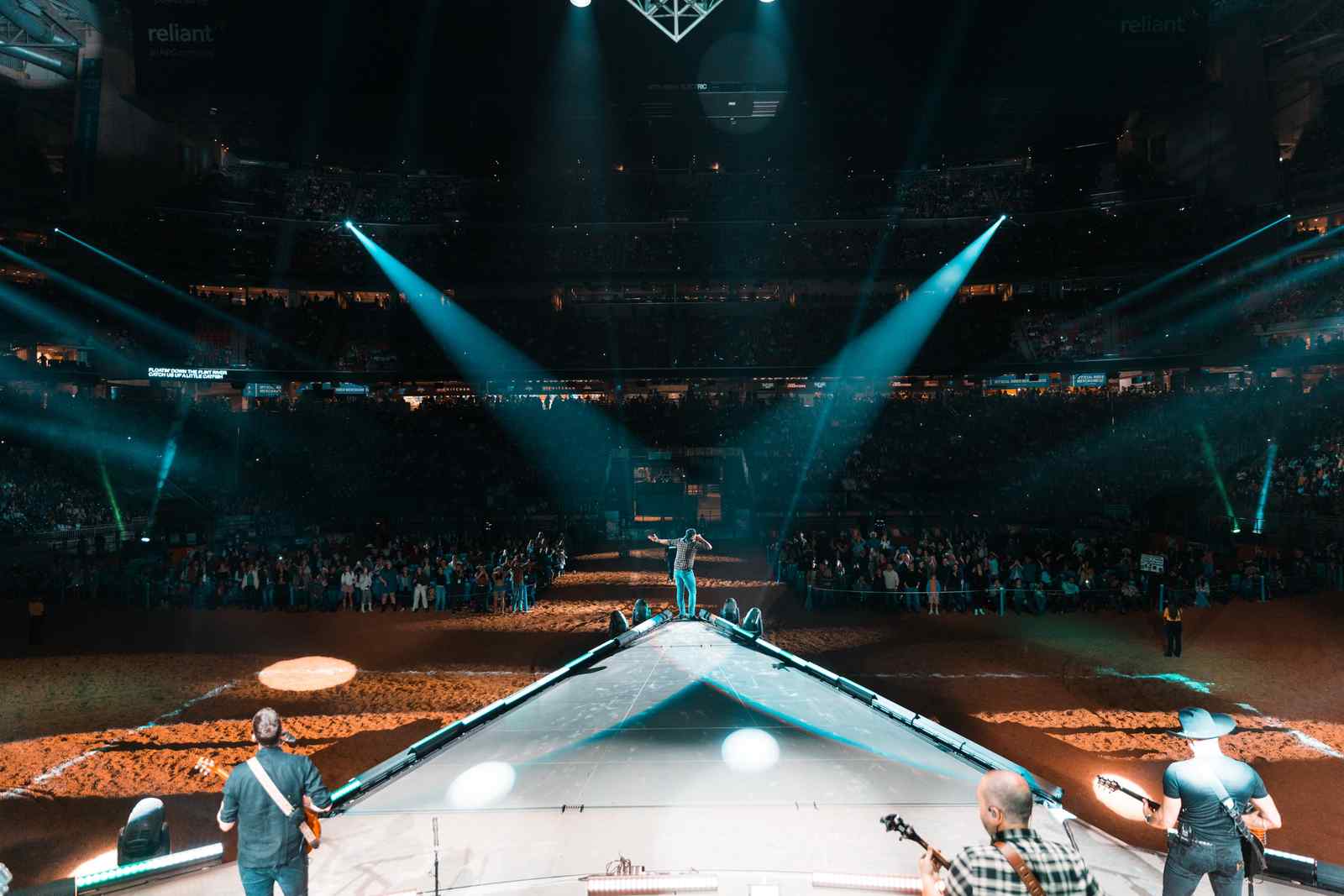 LUKE BRYAN WRAPPED UP HOUSTON LIVESTOCK SHOW AND RODEO™ with LARGEST ATTENDANCE OF THE SEASON - 74,779 Fans